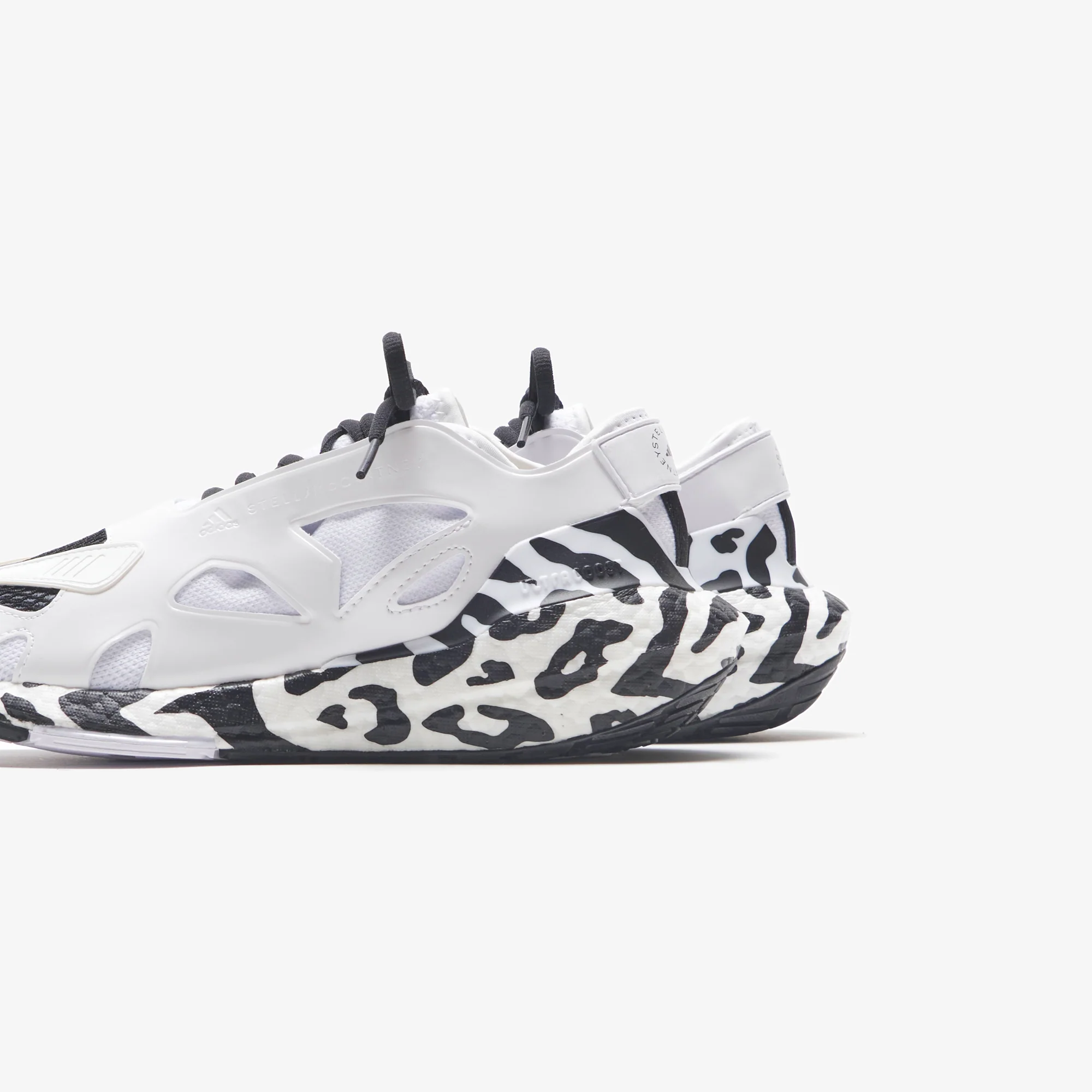 adidas by Stella McCartney Ultraboost 22 Graphic - Footwear White / Core Black - Image 3