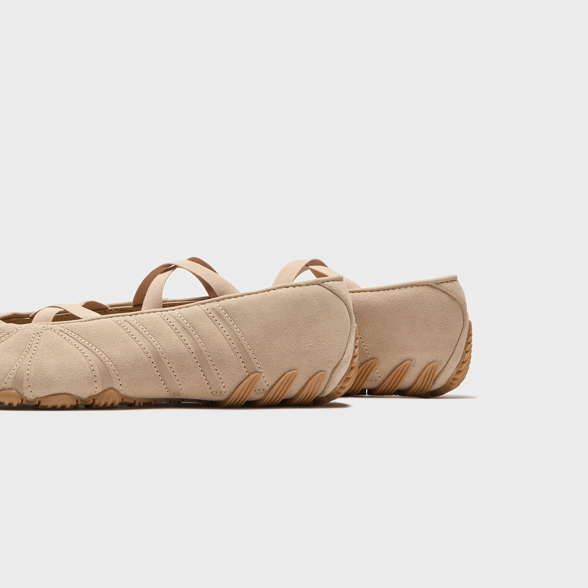 adidas WMNS Ghost Sprint Ballet - Magic Beige / Gum - Image 4