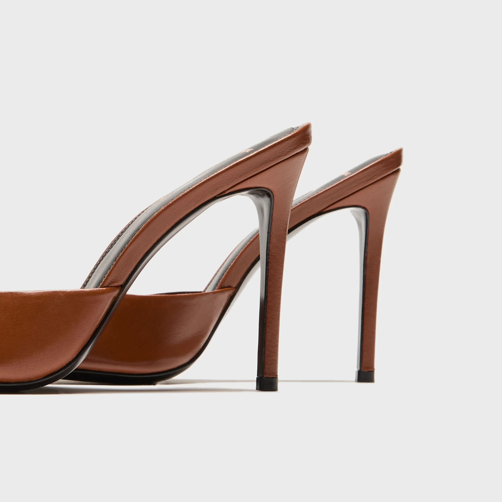 Black Suede Studio Brea - Cappuccino - Image 3