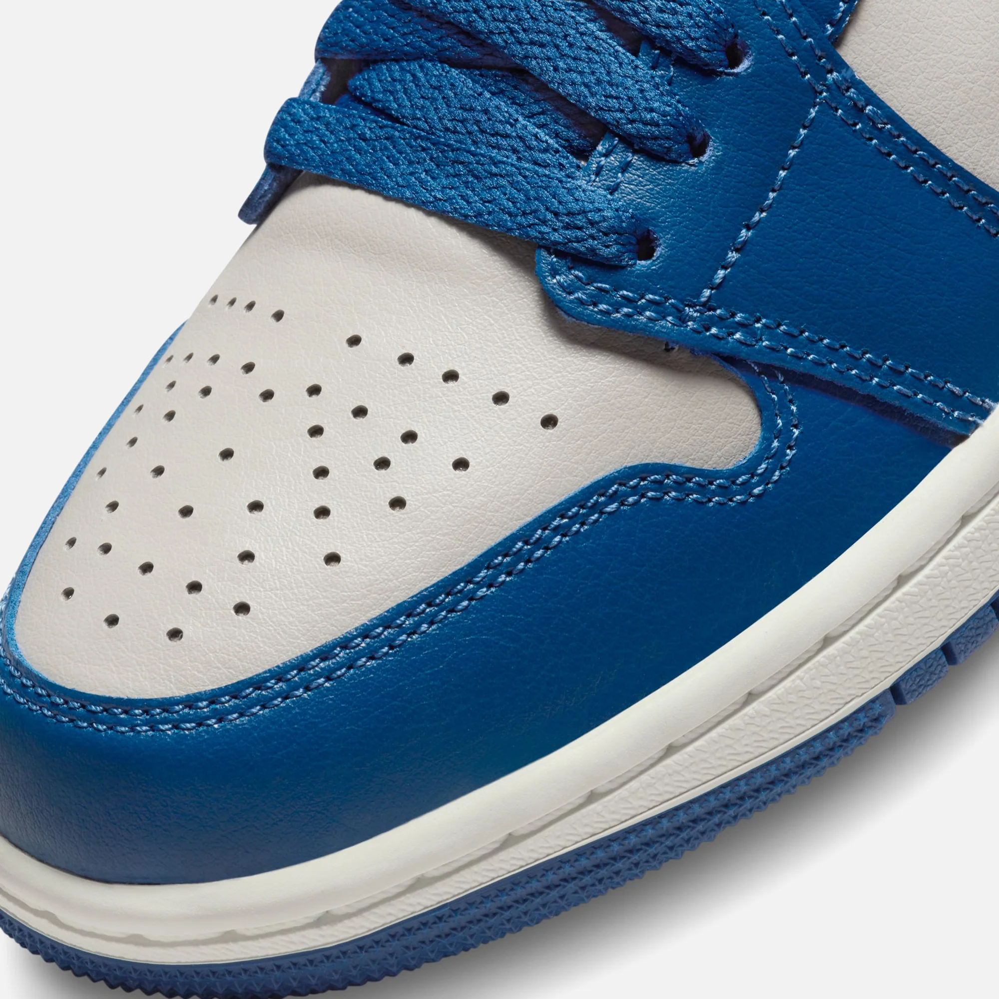 Nike WMNS Air Jordan 1 Low - French Blue / Black College Grey / Sail / Black - Image 6