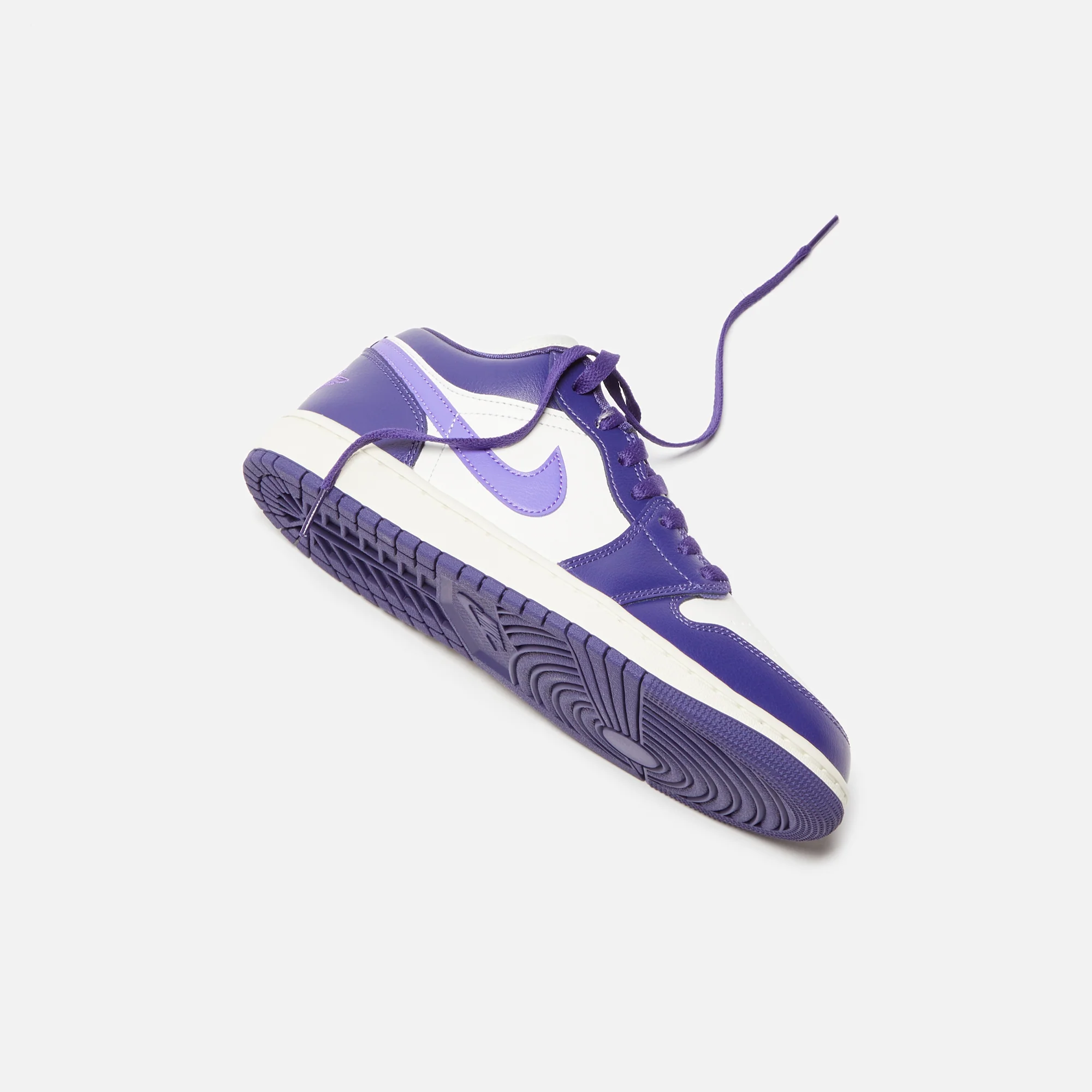 Nike WMNS Air Jordan 1 Low - Sky J Purple / White / Sky J Light Purple - Image 4