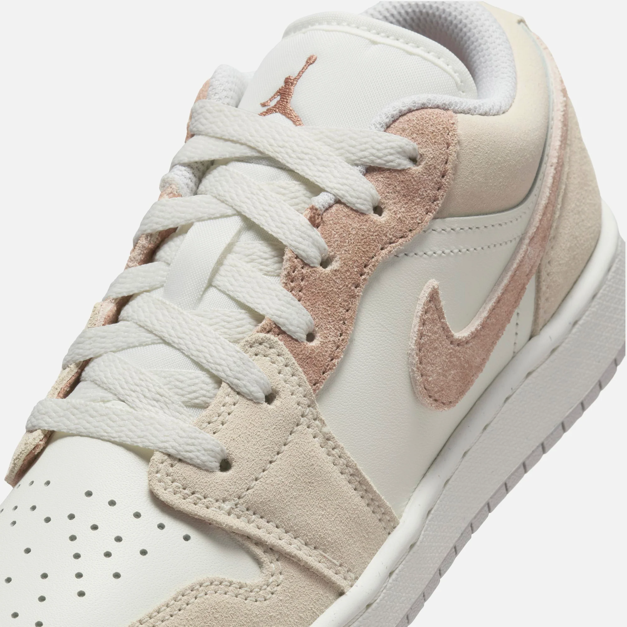 Nike GS Air Jordan 1 Low SE - Legend Light Brown / Archaeo Brown  / Sail / Neutral Grey - Image 7