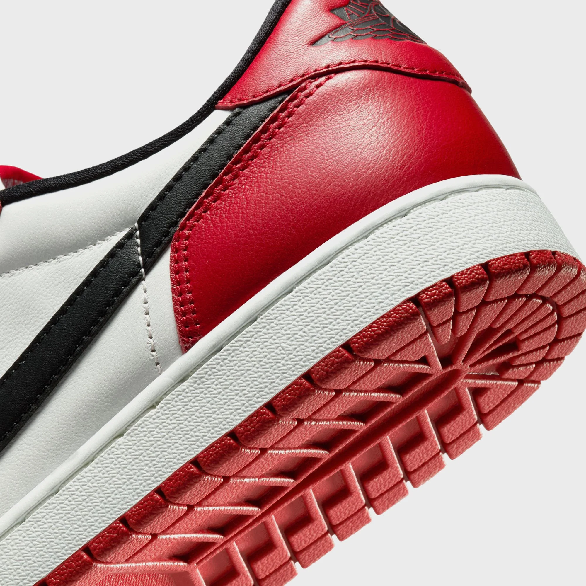 Jordan Air Jordan 1 Retro Low OG - Varsity Red / Black / Summit White - Image 7