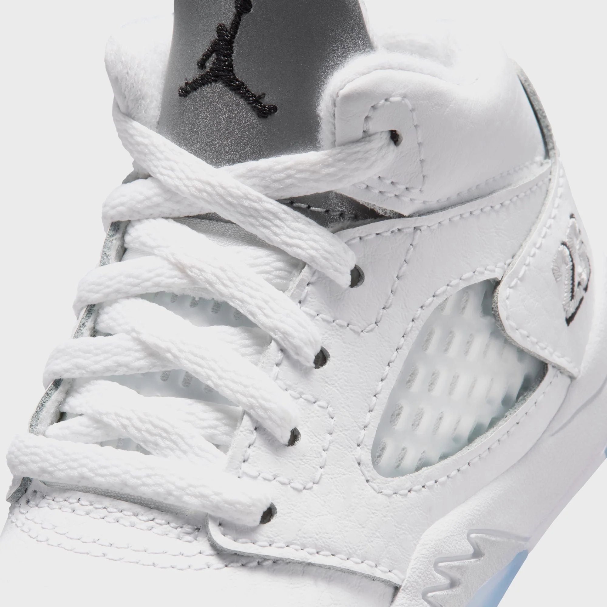 Jordan TD Jordan 5 Retro OG - White / Metallic Silver / Black - Image 6
