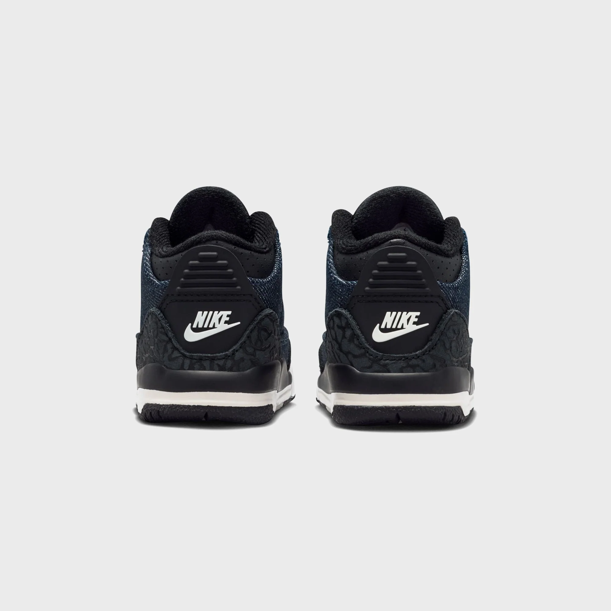 Jordan x Levi's TD Air Jordan 3 Retro - Indigo / Gym Red - Image 3