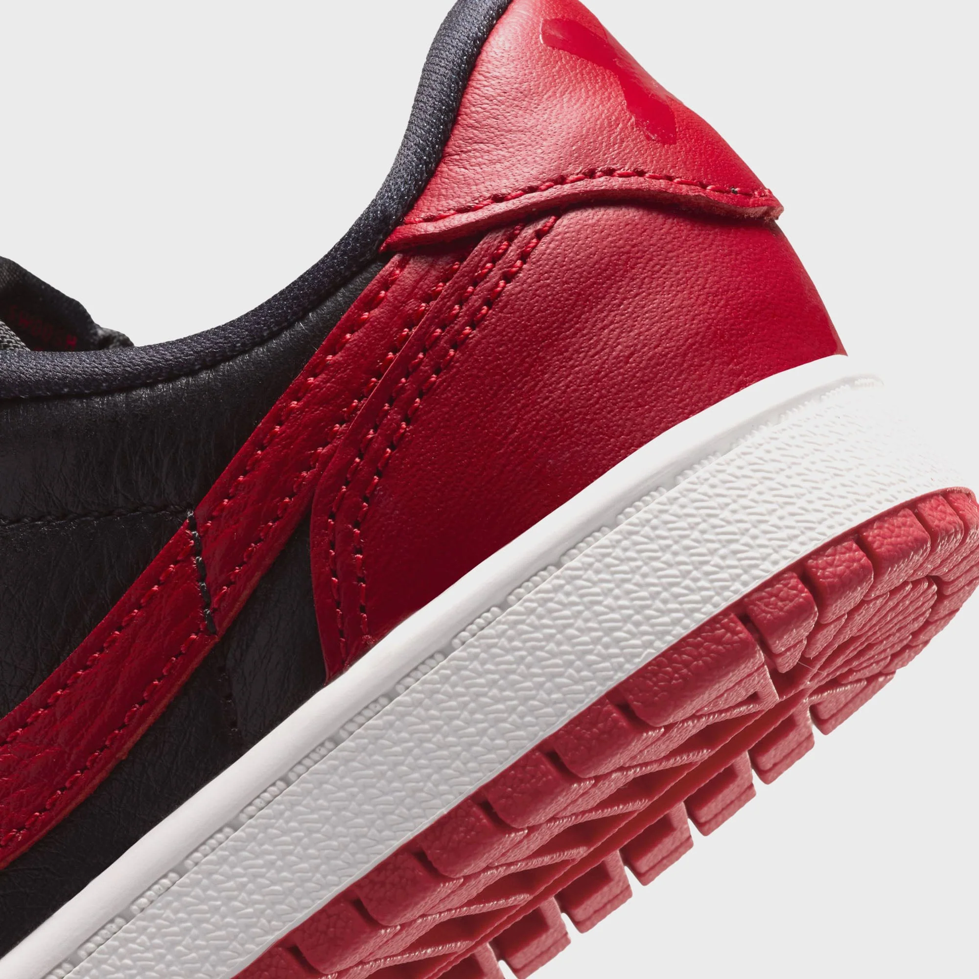 Jordan PS Air Jordan 1 Retro Low OG - Black / Varsity Red / Summit White - Image 6