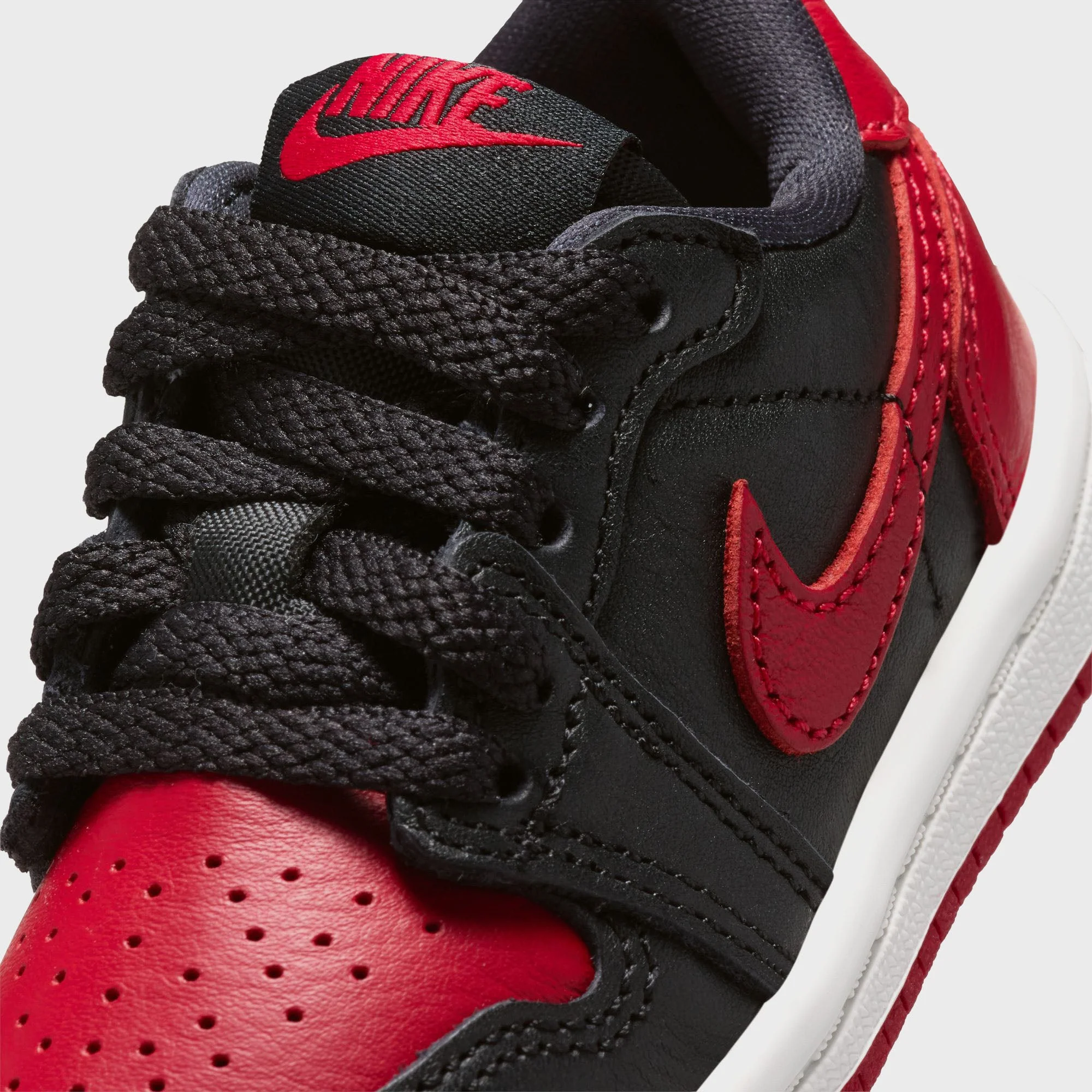 Jordan TD Jordan 1 Retro Low OG - Black / Varsity Red / Summit White - Image 6