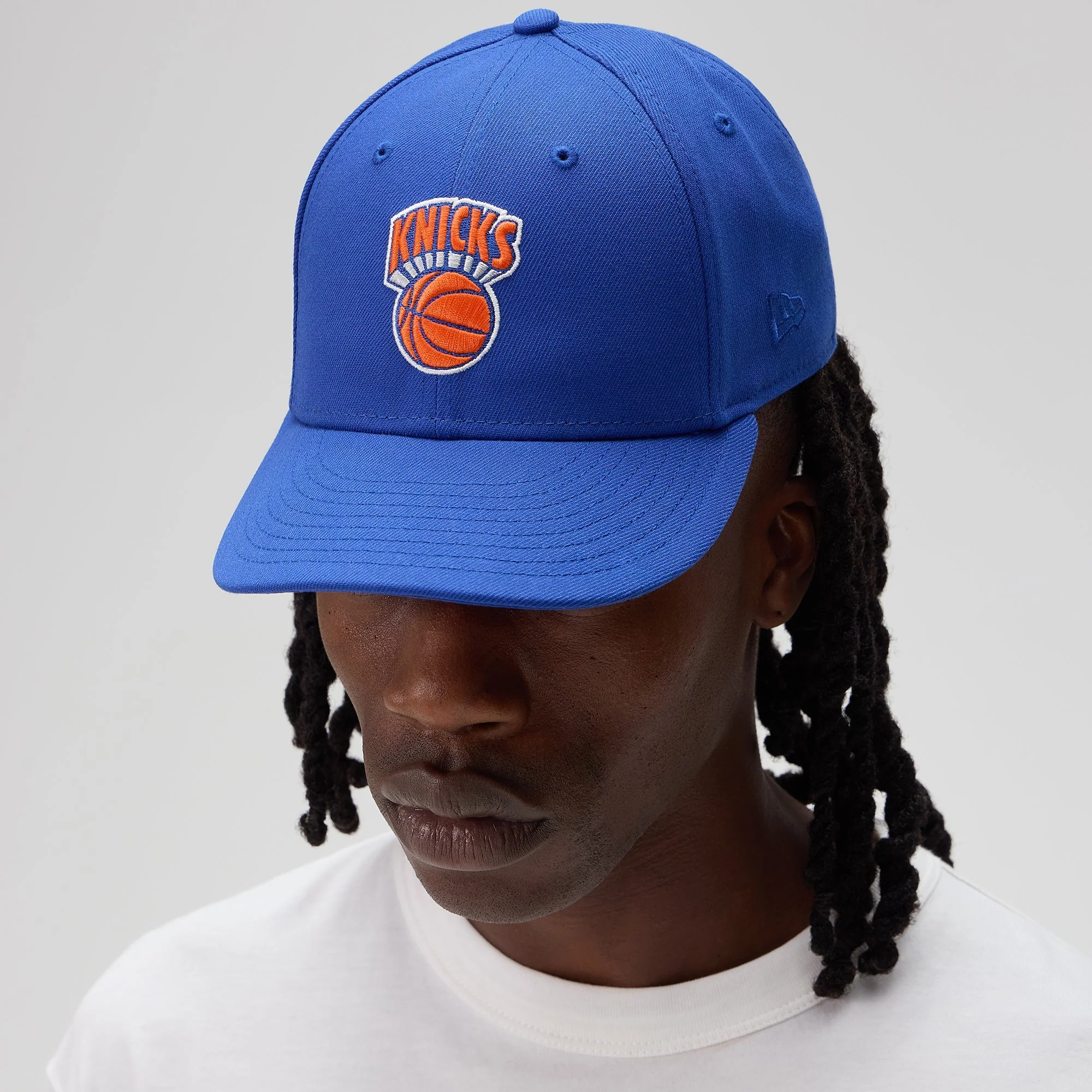 Kith & New Era for the New York Knicks 59FIFTY Low Profile Fitted Cap - Royal - Image 2