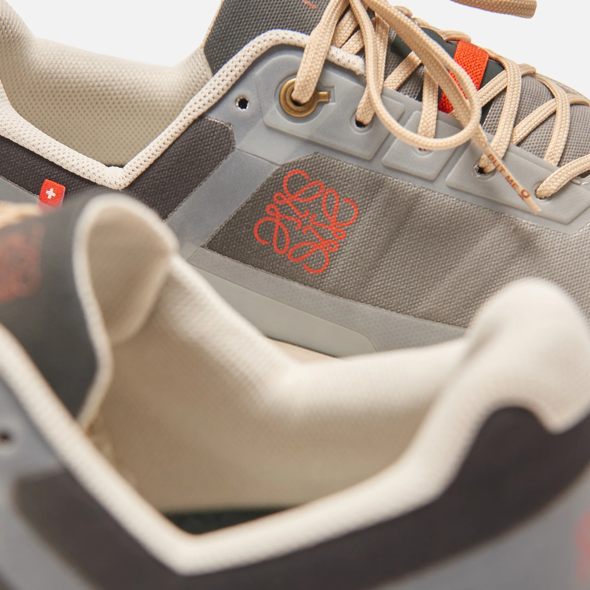 On Running x Loewe Cloudventure - Gradient Khaki - Image 5