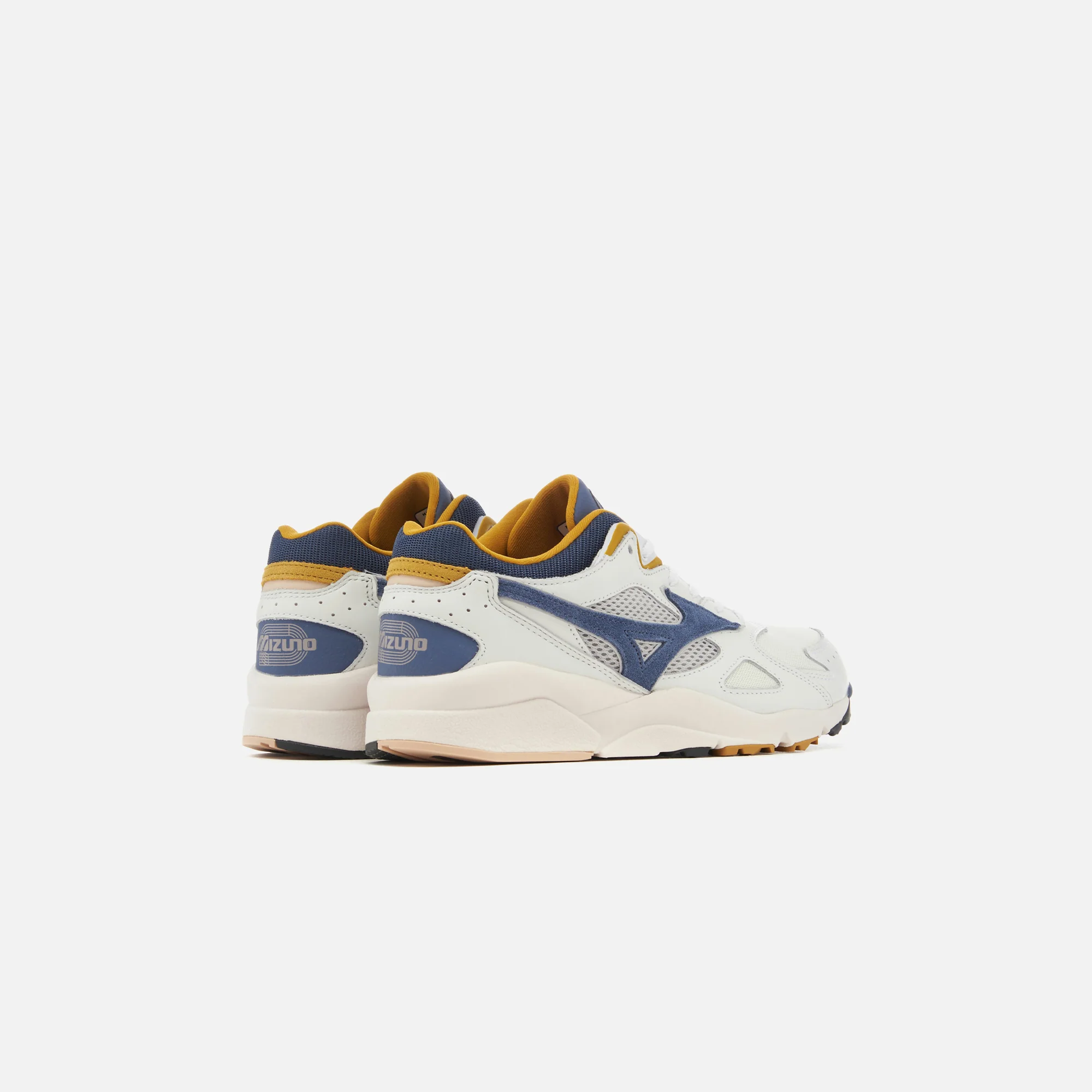 Mizuno Sky Medal - White / Purple Colourway - Image 4