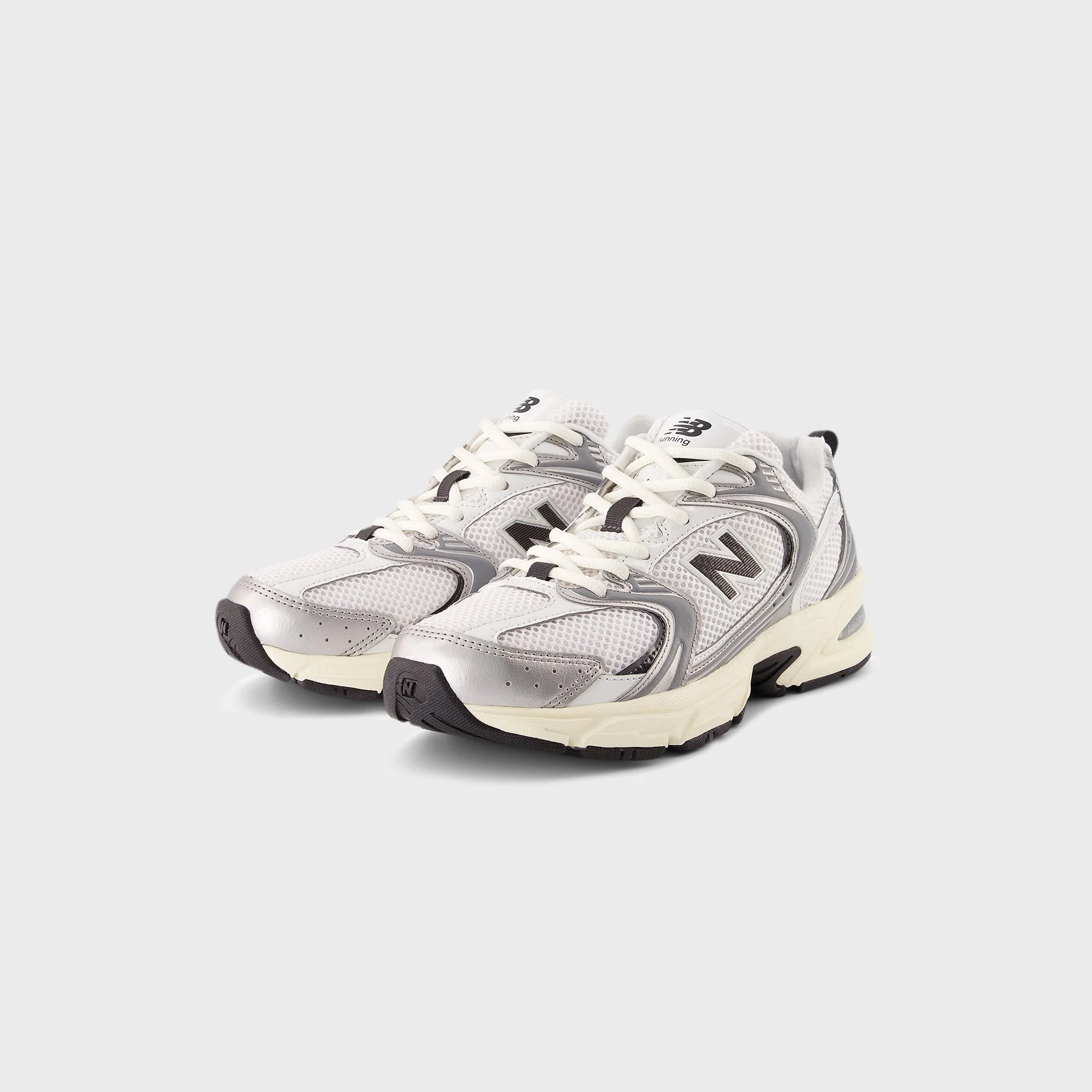 New Balance 530 - Silver Metallic / Black Cement - Image 2