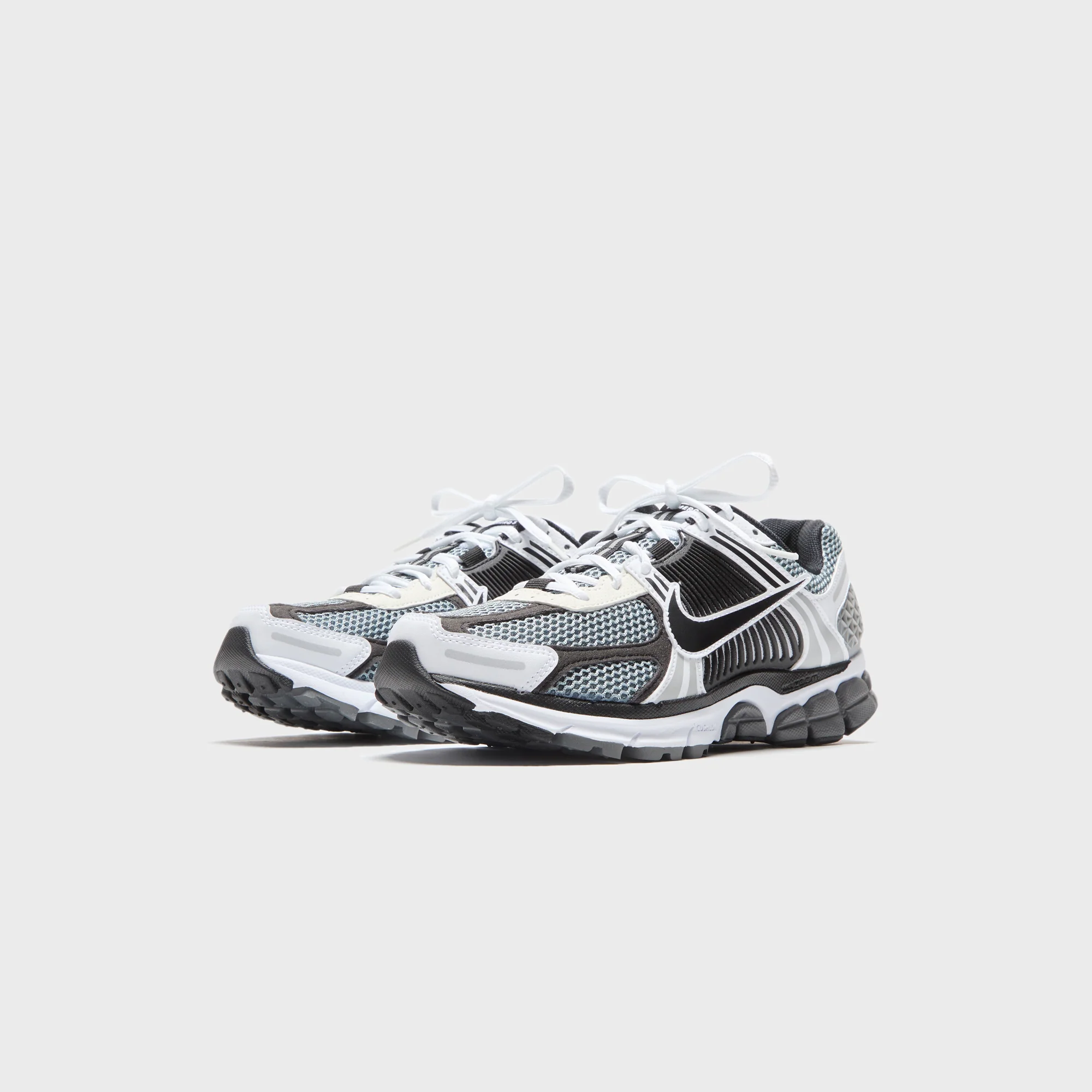 Nike Zoom Vomero 5 SE SP - Dark Grey / White / Sail / Black - Image 2