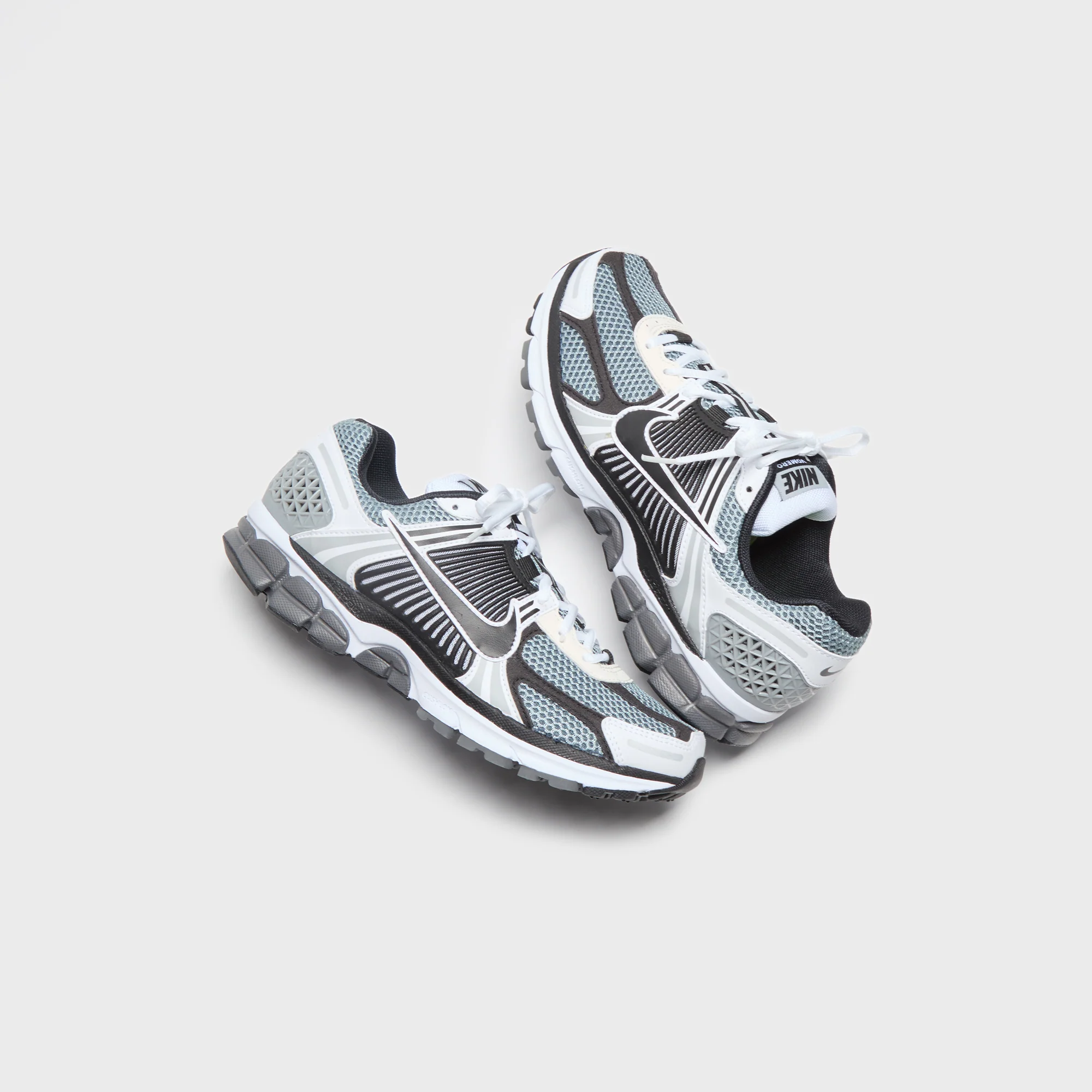 Nike Zoom Vomero 5 SE SP - Dark Grey / White / Sail / Black - Image 4