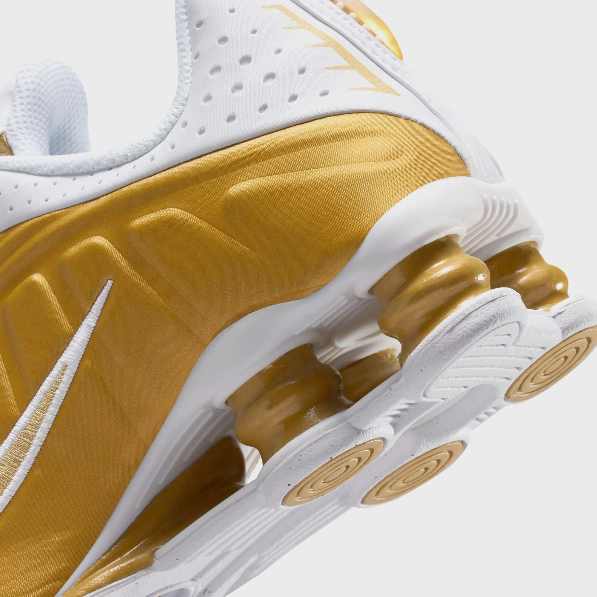 Nike GS Shox R4 - Metallic Gold / Metallic Gold / White - Image 8