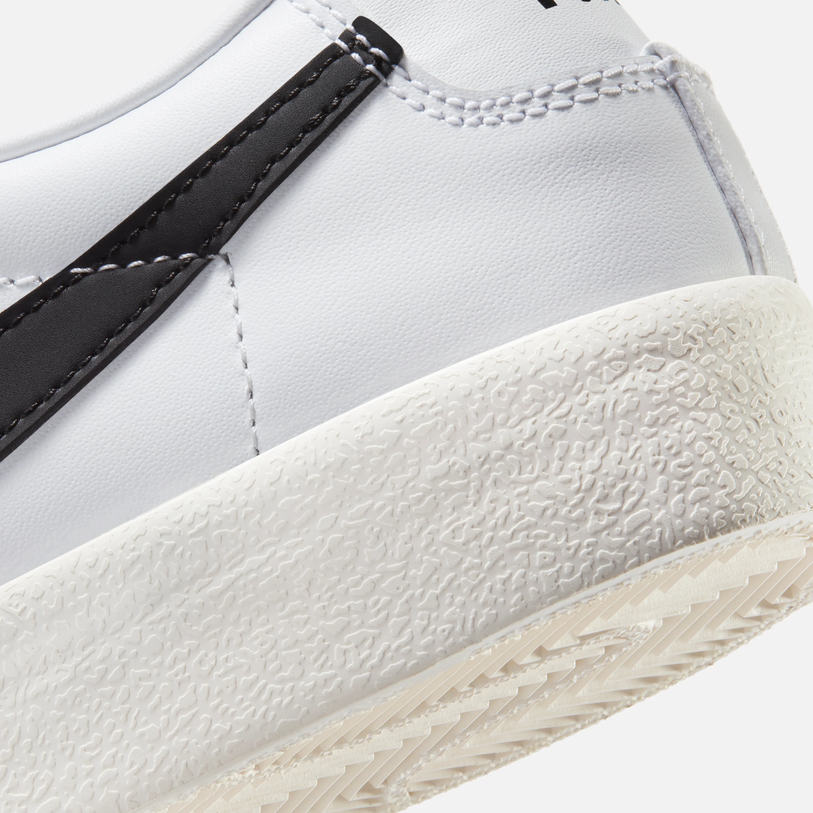 Nike Blazer Low `77 Vintage - White / Black / Sail / Orange - Image 6