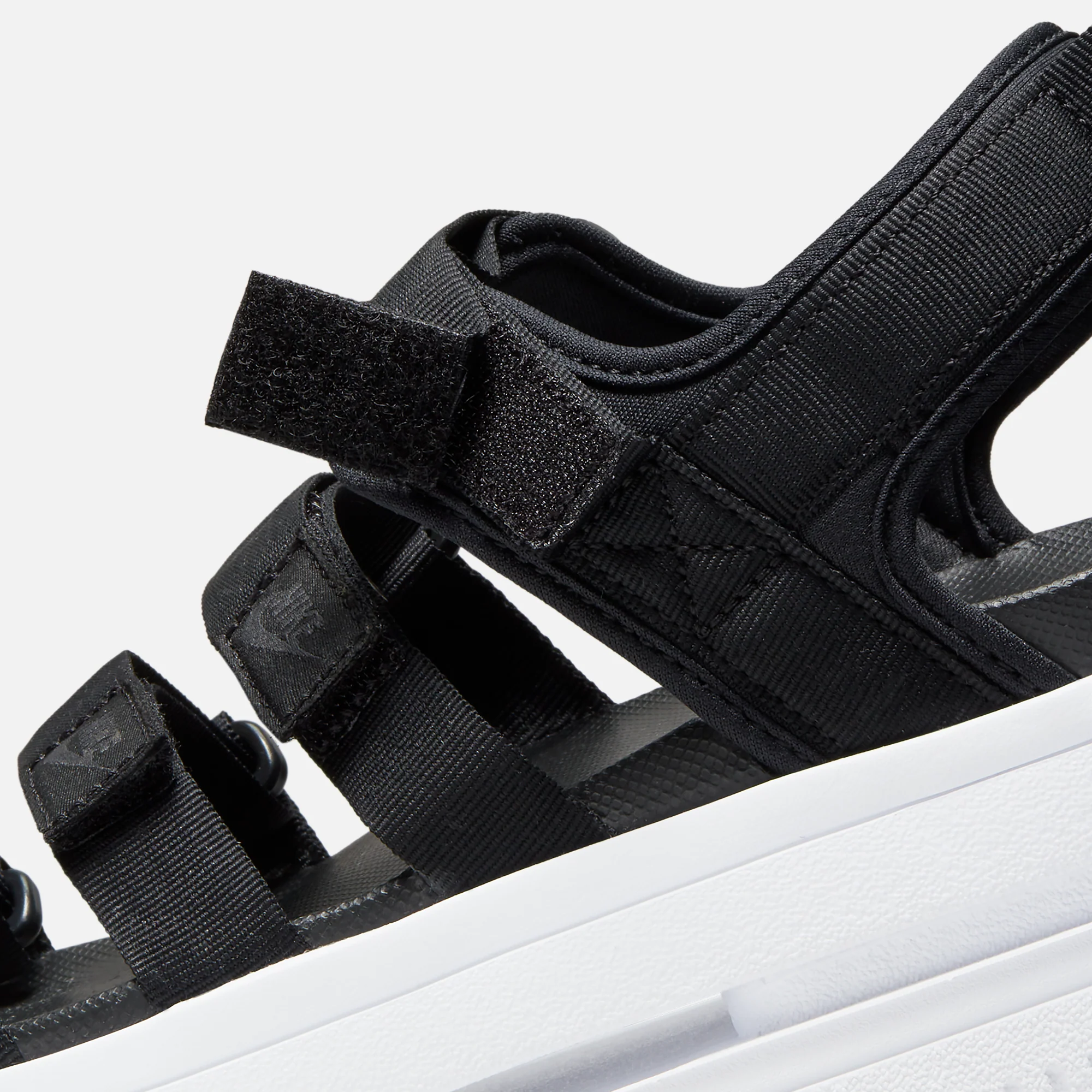 Nike WMNS Icon Classic Sandal - Black / White - Image 6