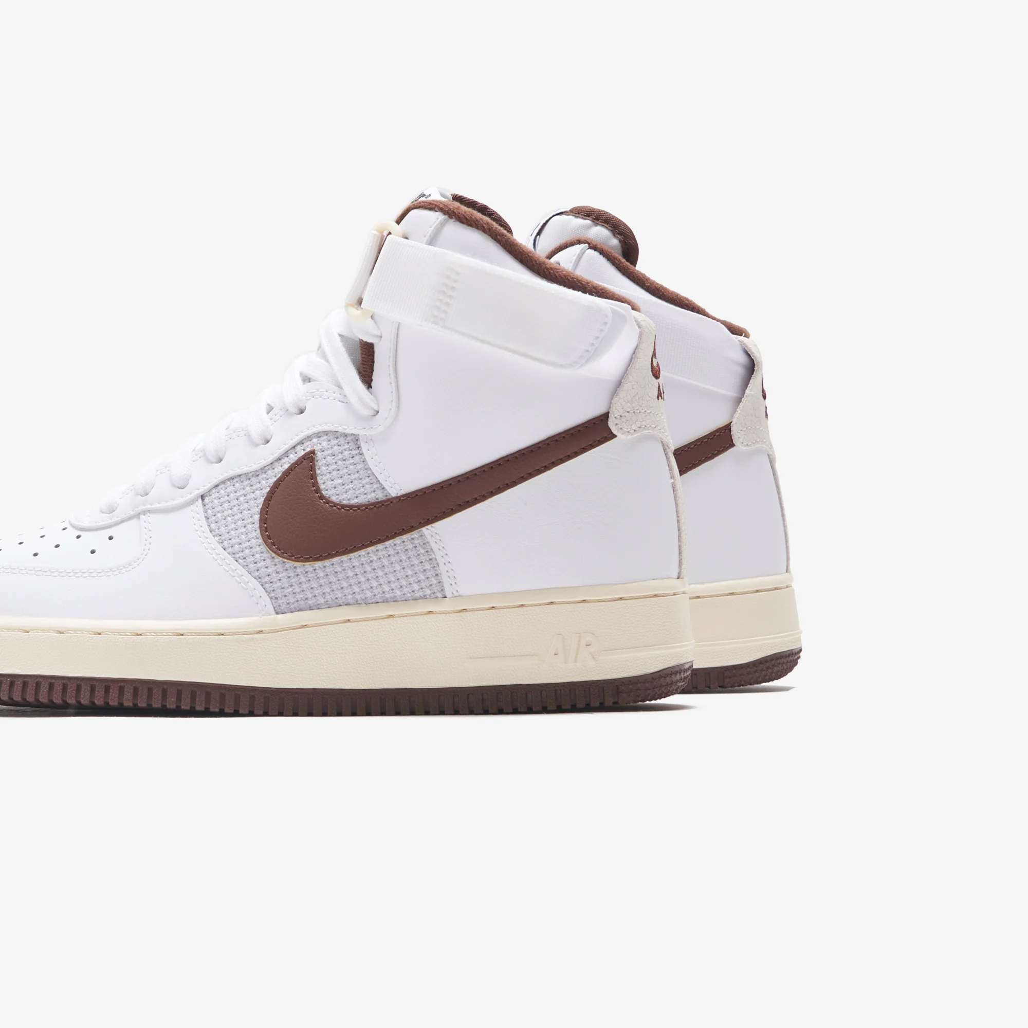 Nike Air Force 1 High '07 LV8 Vintage - White / Light Chocolate / Grey Fog / Coconut Milk - Image 4