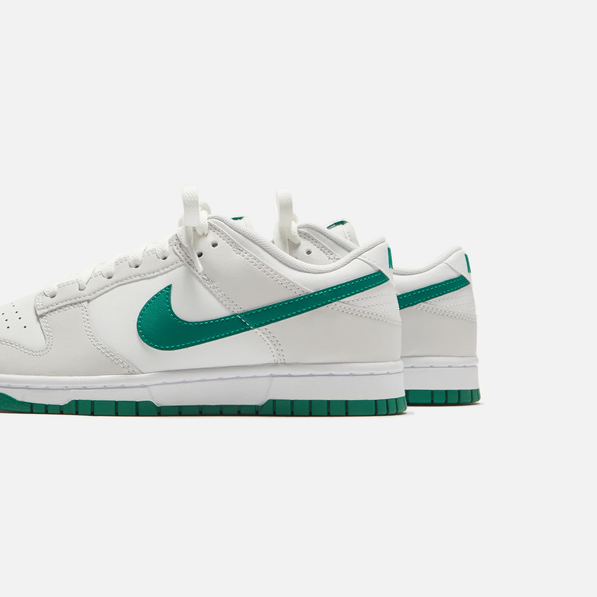 Nike Dunk Low Retro - Summit White / Malachite / Platinum - Image 3