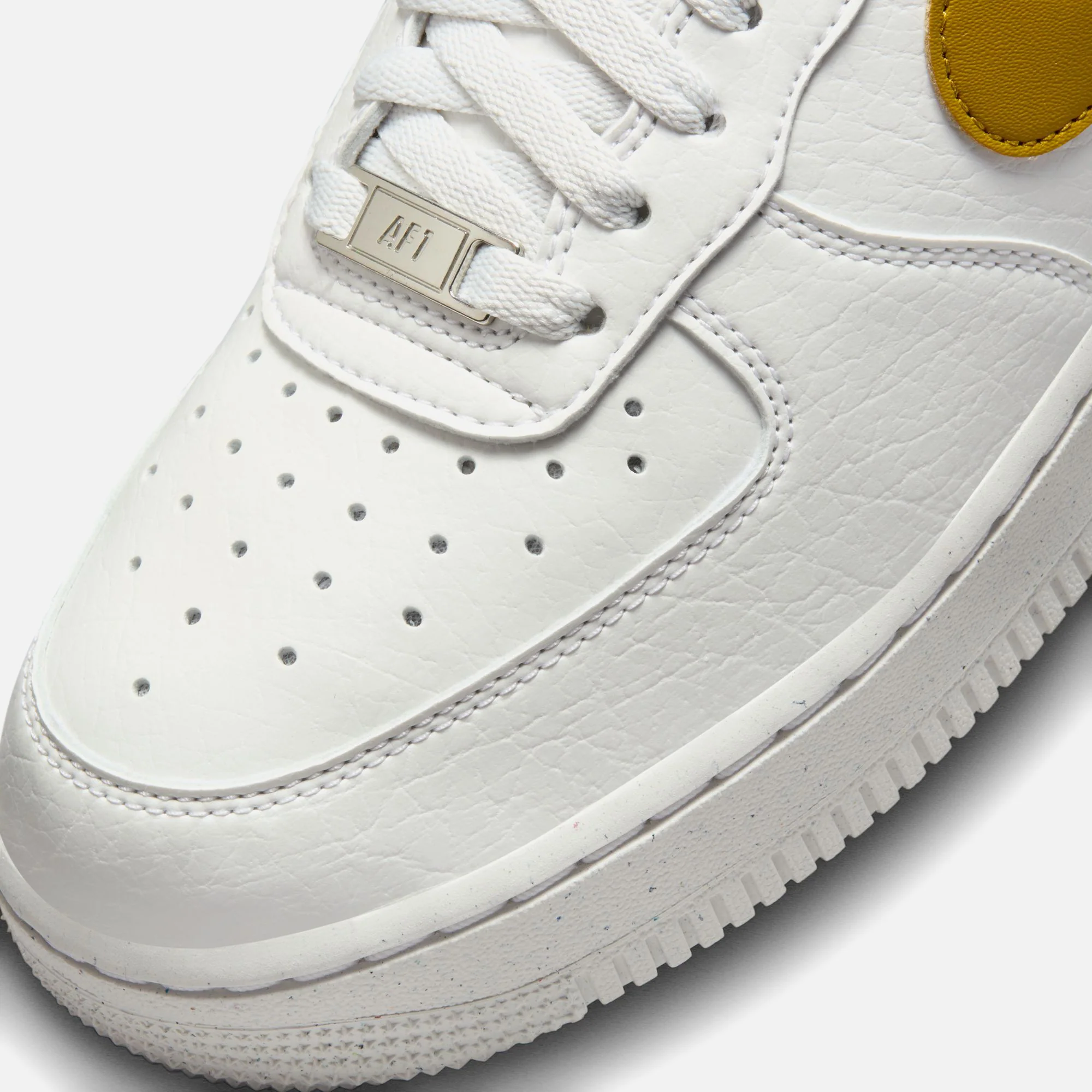 Nike WMNS Air Force 1 '07 SE - Summit White / Bronzine / Meta - Image 6