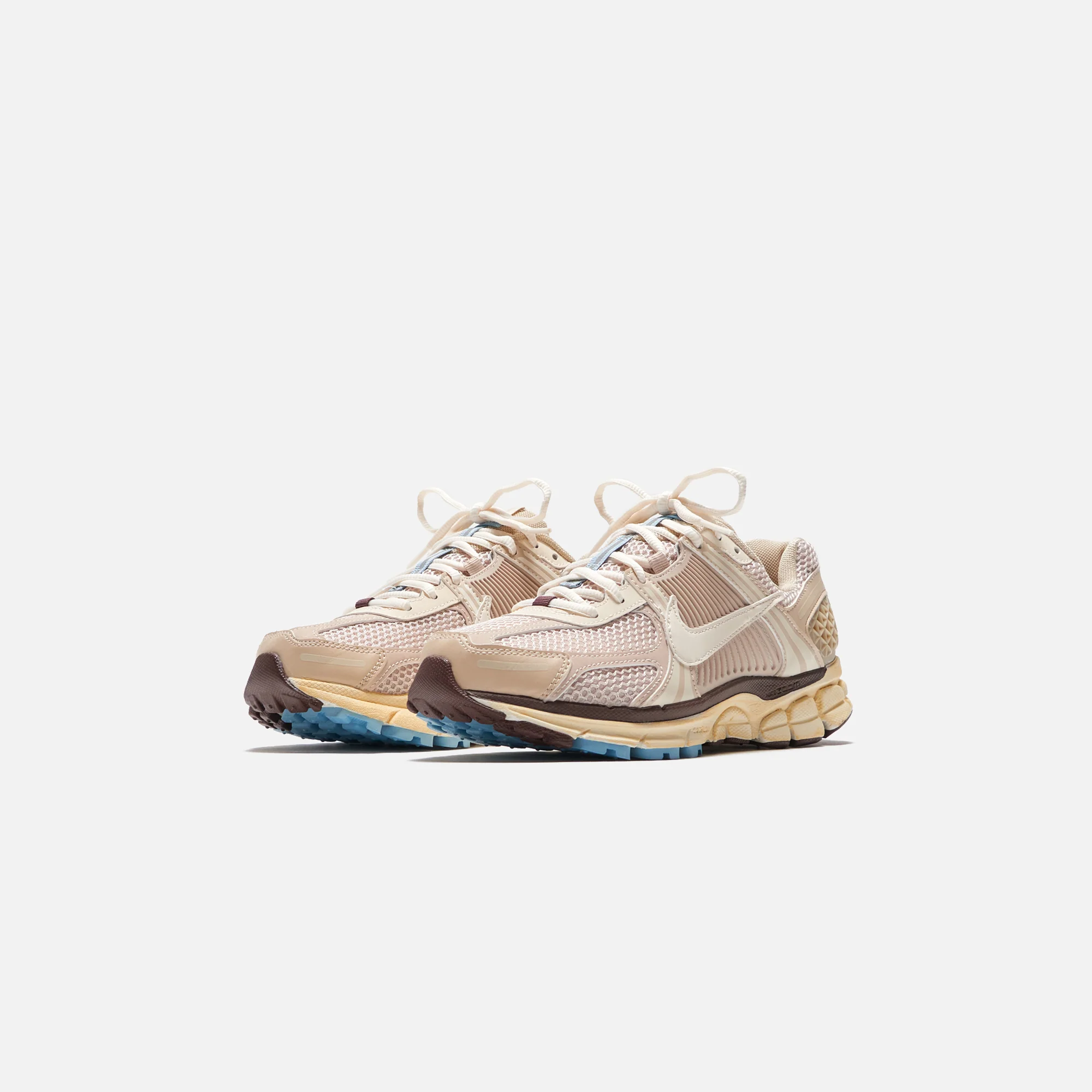 Nike Wmns Zoom Vomero 5 SP GCEL - Oatmeal / Pale Ivory / Sail - Image 2