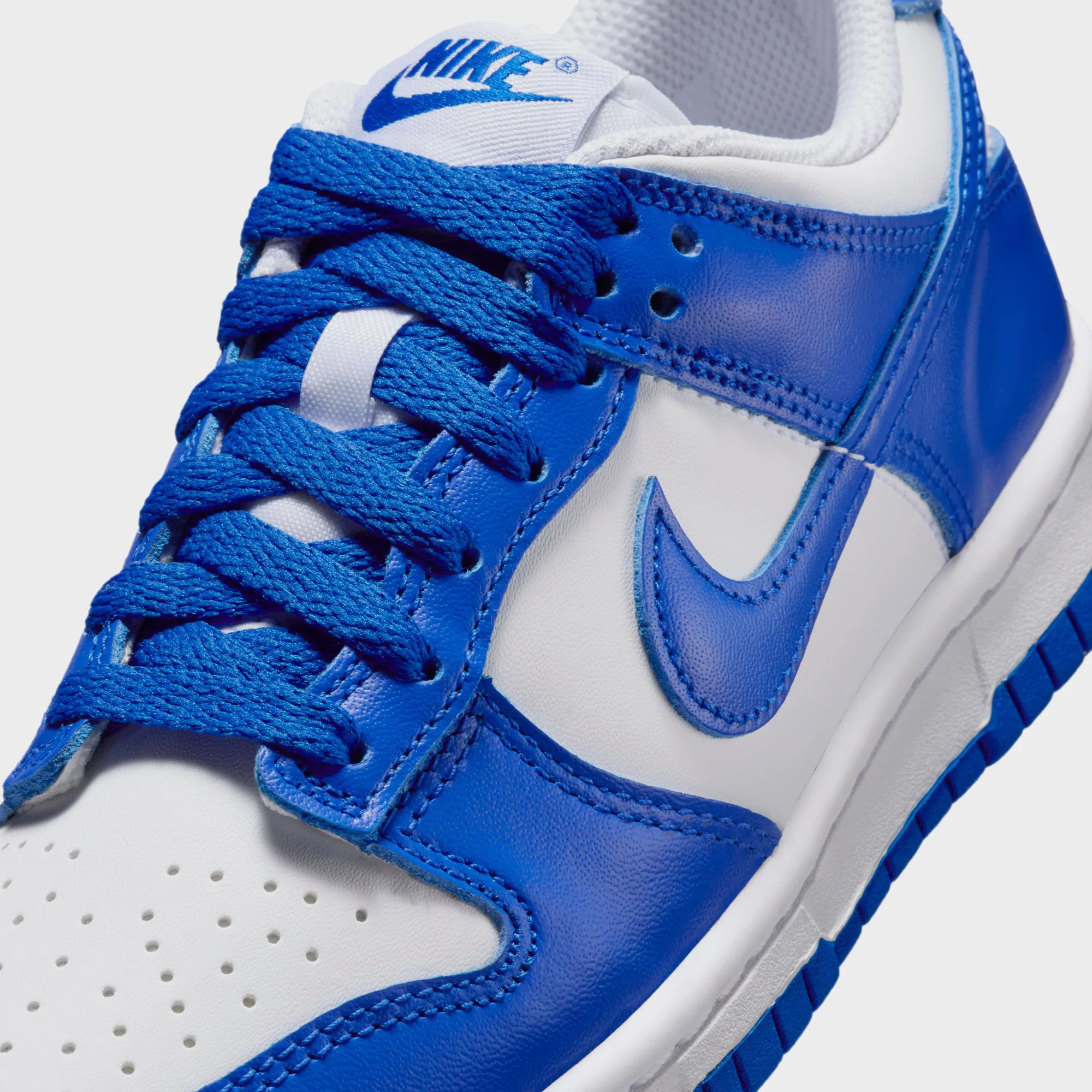 Nike GS  Dunk Low - White / Hyper Royal - Image 7