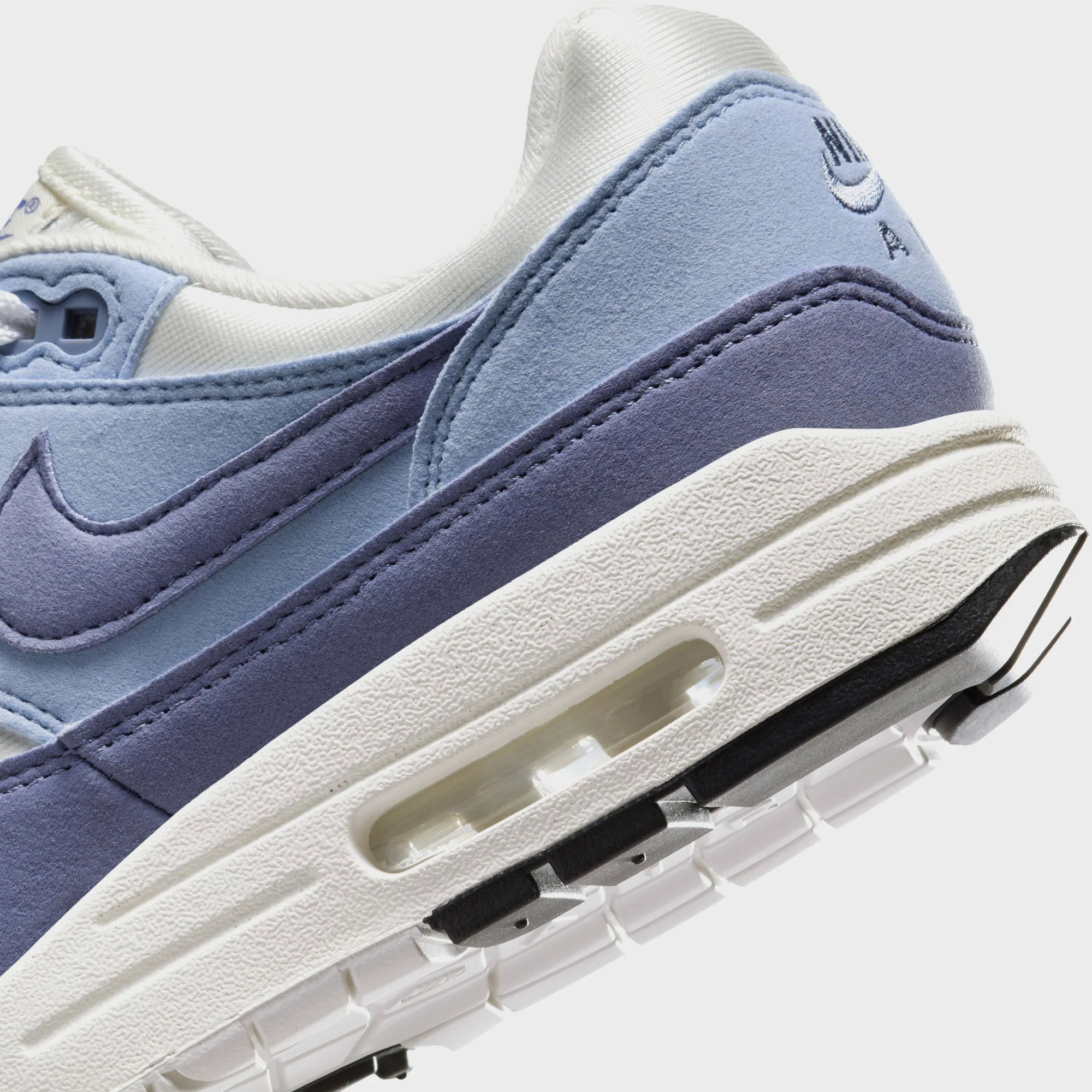 Nike WMNS Air Max 1 `87 - Sail / Light Armoury Blue / Black / Ashen Slate - Image 8