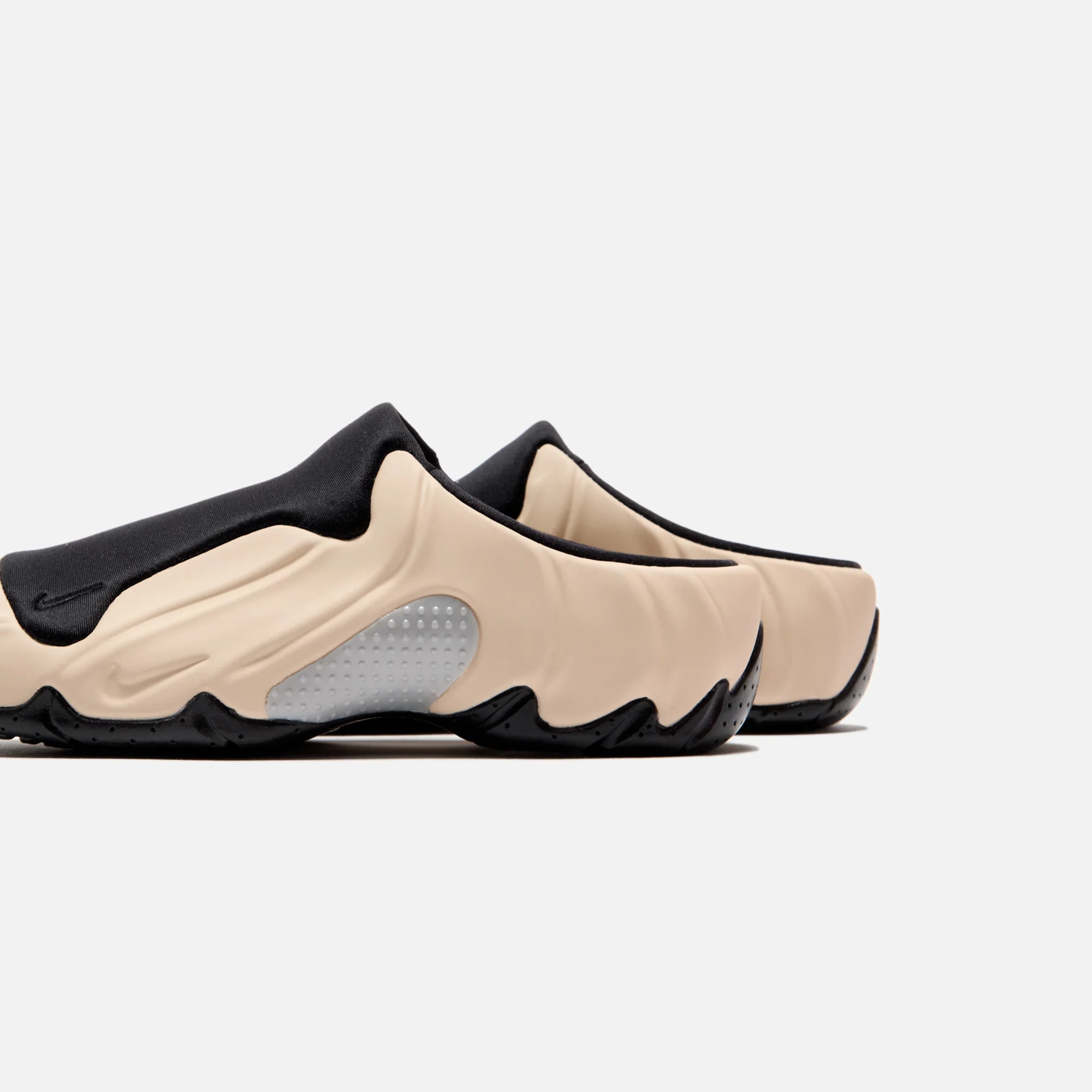 Nike Clogposite - Sanddrift / Black / Metallic Silver / University Red - Image 3