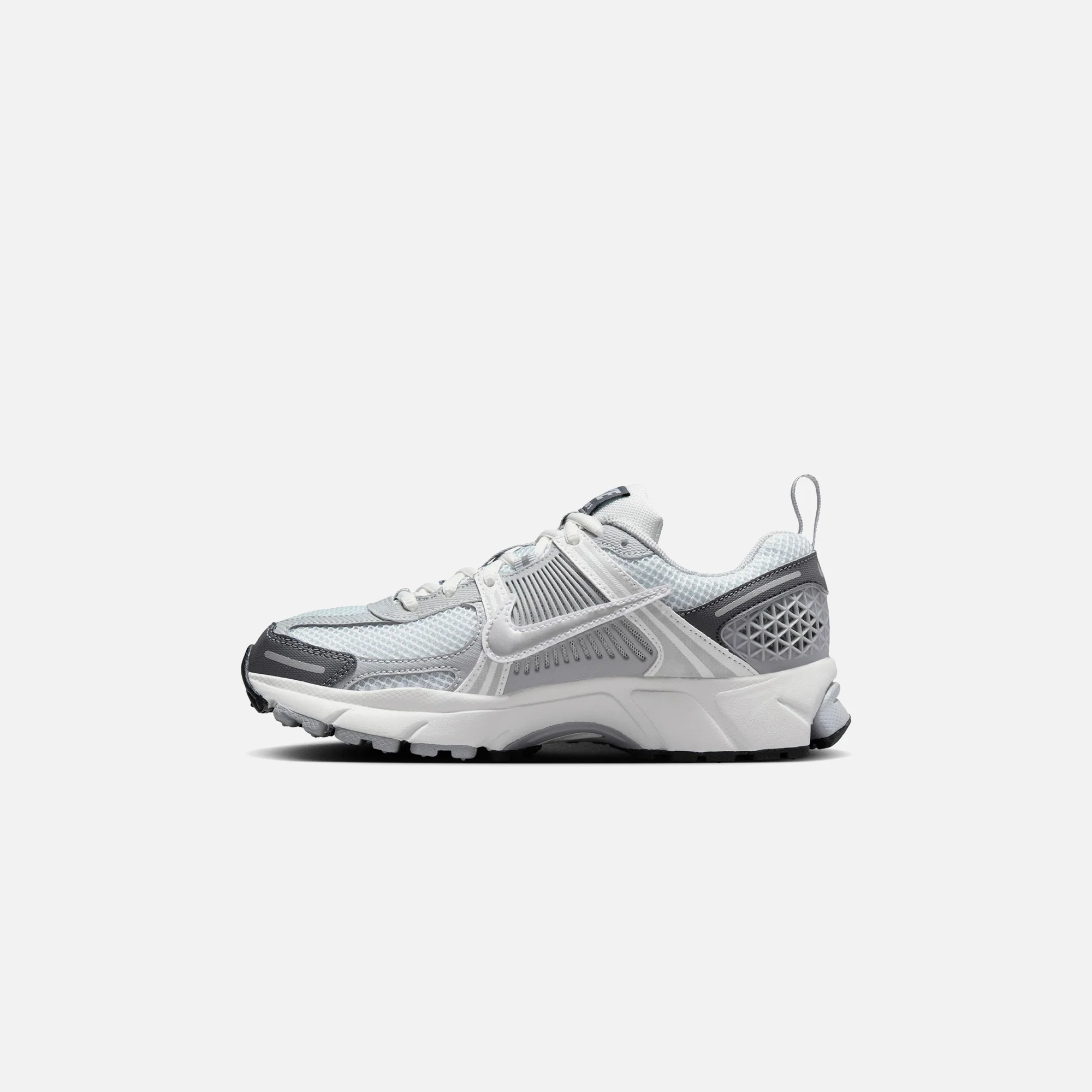 Nike GS Zoom Vomero 5 - Pure Platinum / Metallic Silver / Summit White / Dark Grey - Image 3