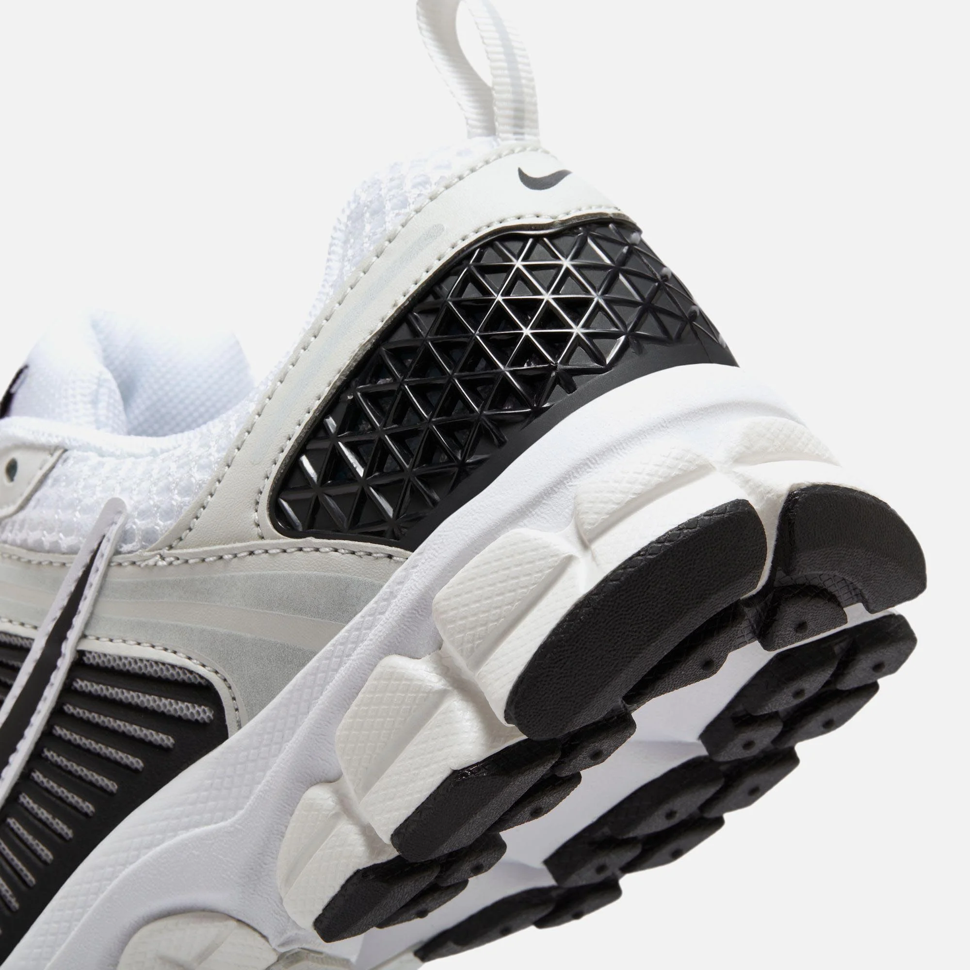 Nike GS Zoom Vomero 5 - White / Black / Platinum Tint / Metallic Platinum - Image 7