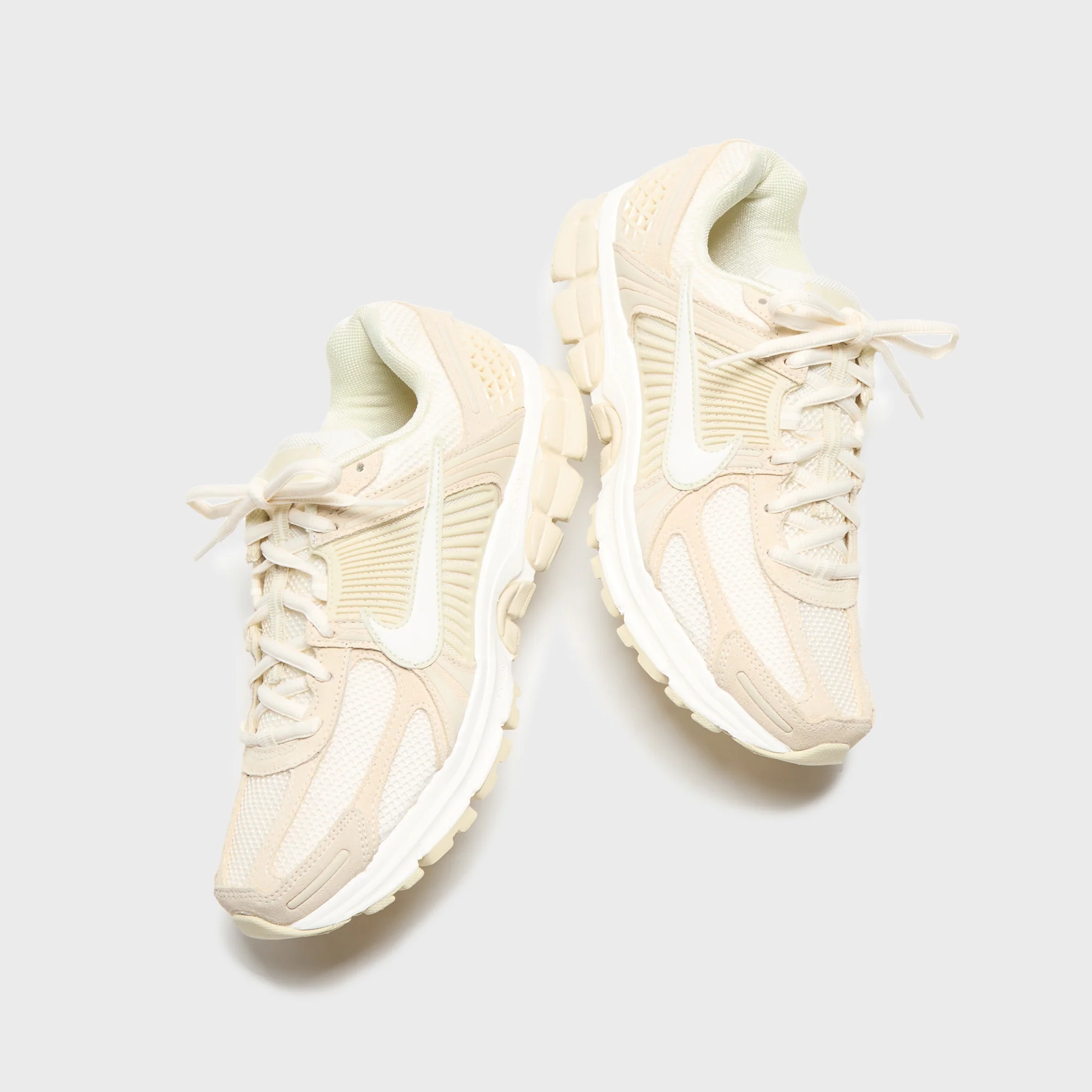 Nike WMNS Zoom Vomero 5 - Beach / Sail / Light Khaki - Image 4