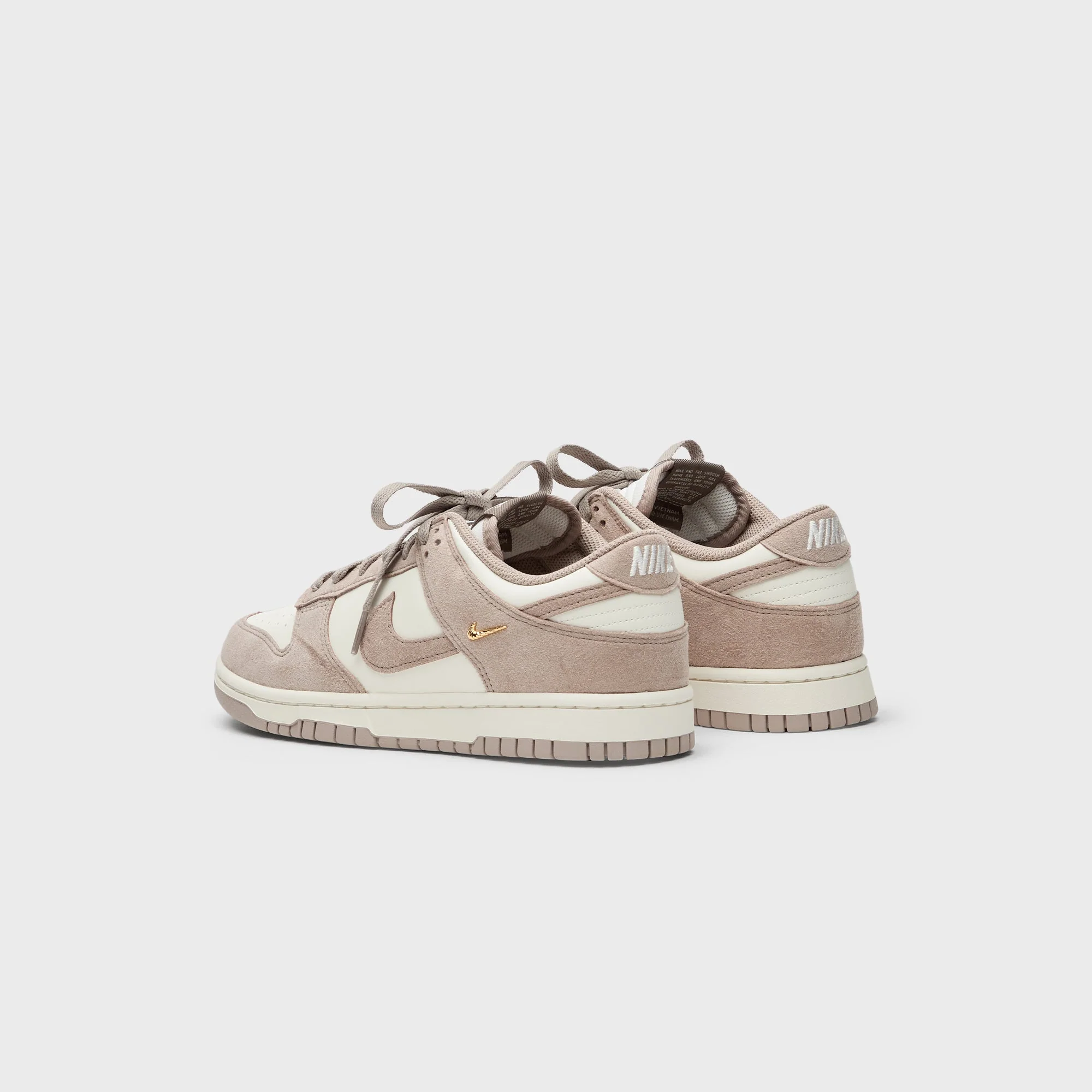 Nike WMNS Dunk Low - Sail / Metallic Gold - Image 4