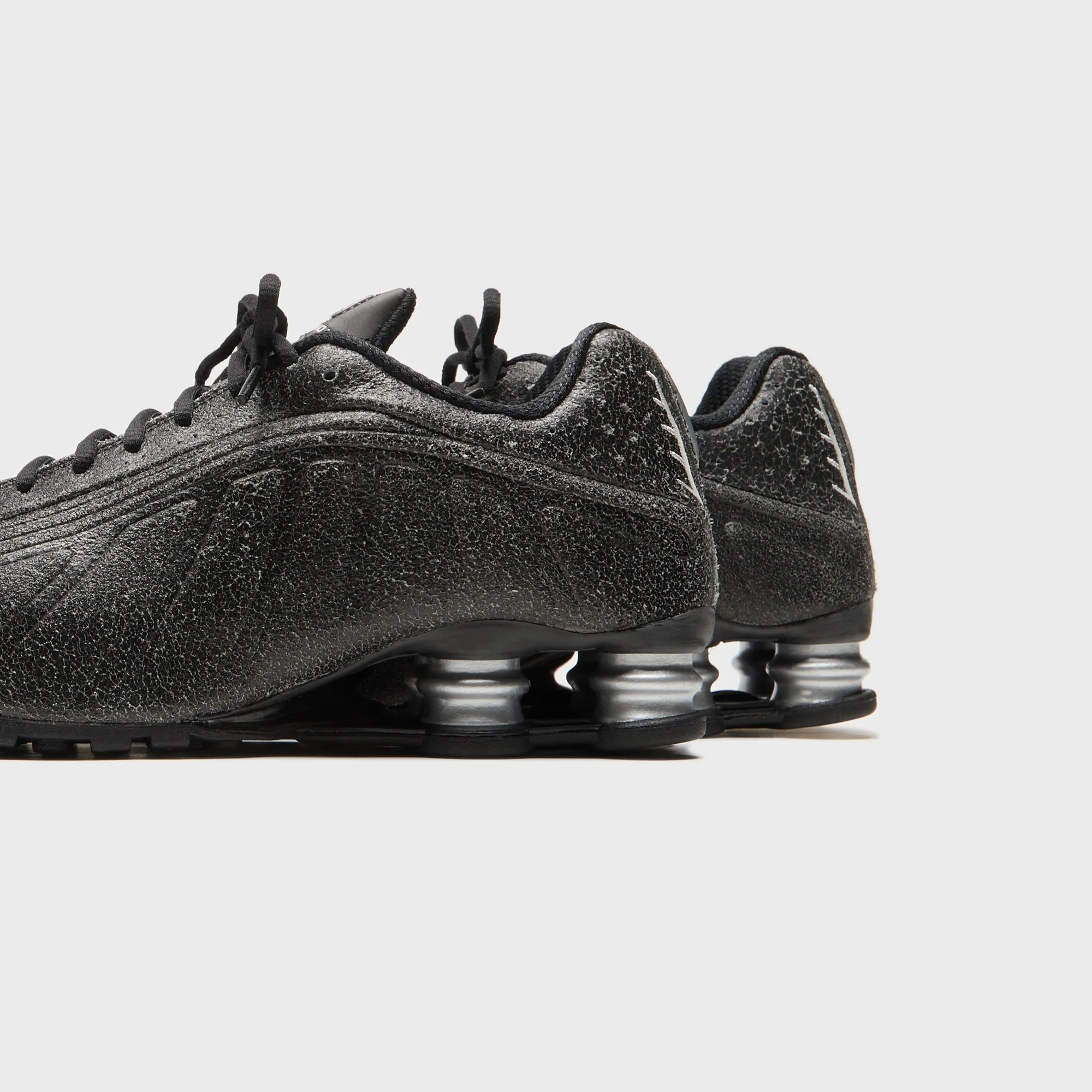 Nike Shox R4 - Black / Sail / Light Smoke Grey / Metallic Silver - Image 3