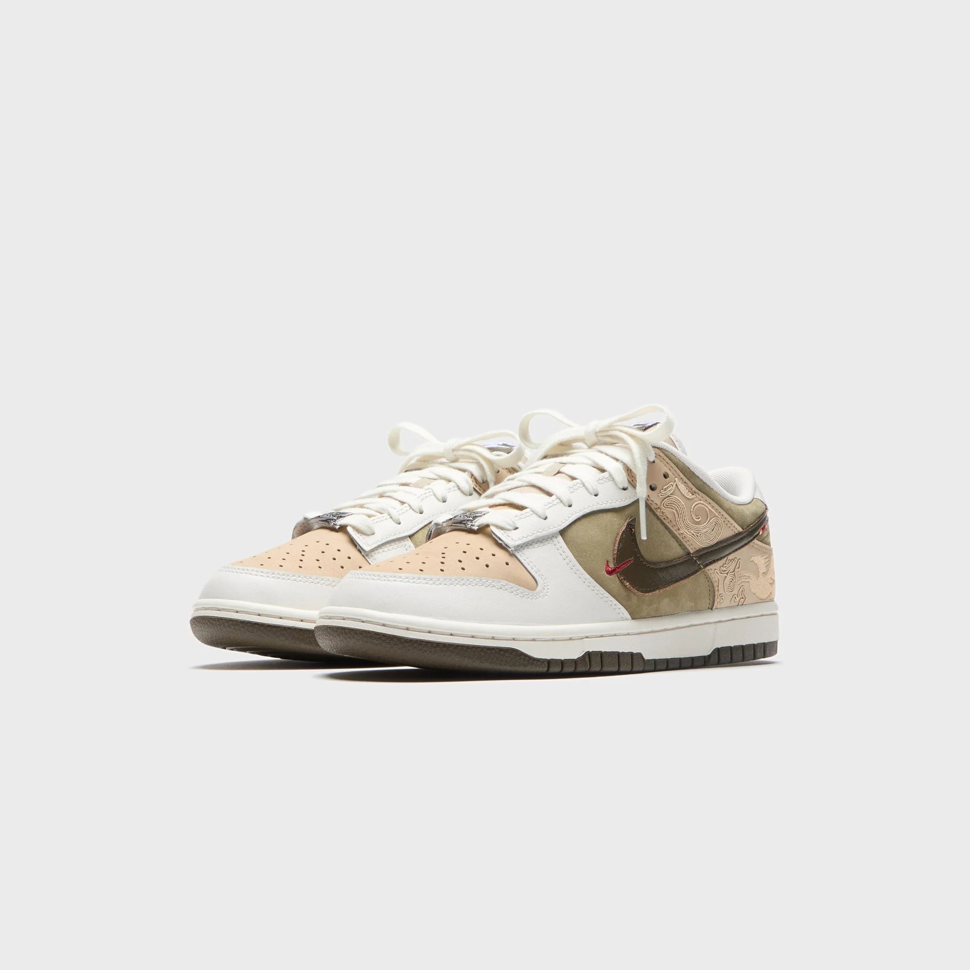 Nike Dunk Low SE - Linen / Phantom / Neutral Olive / Dark Hazel - Image 2