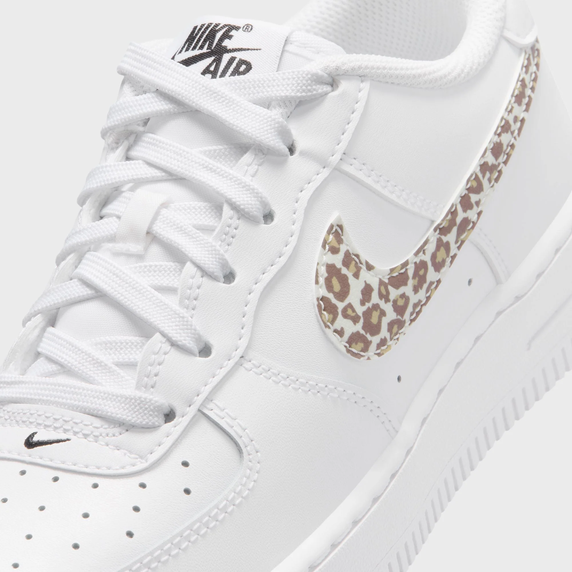 Nike GS Air Force 1 Low - White / Black - Image 6