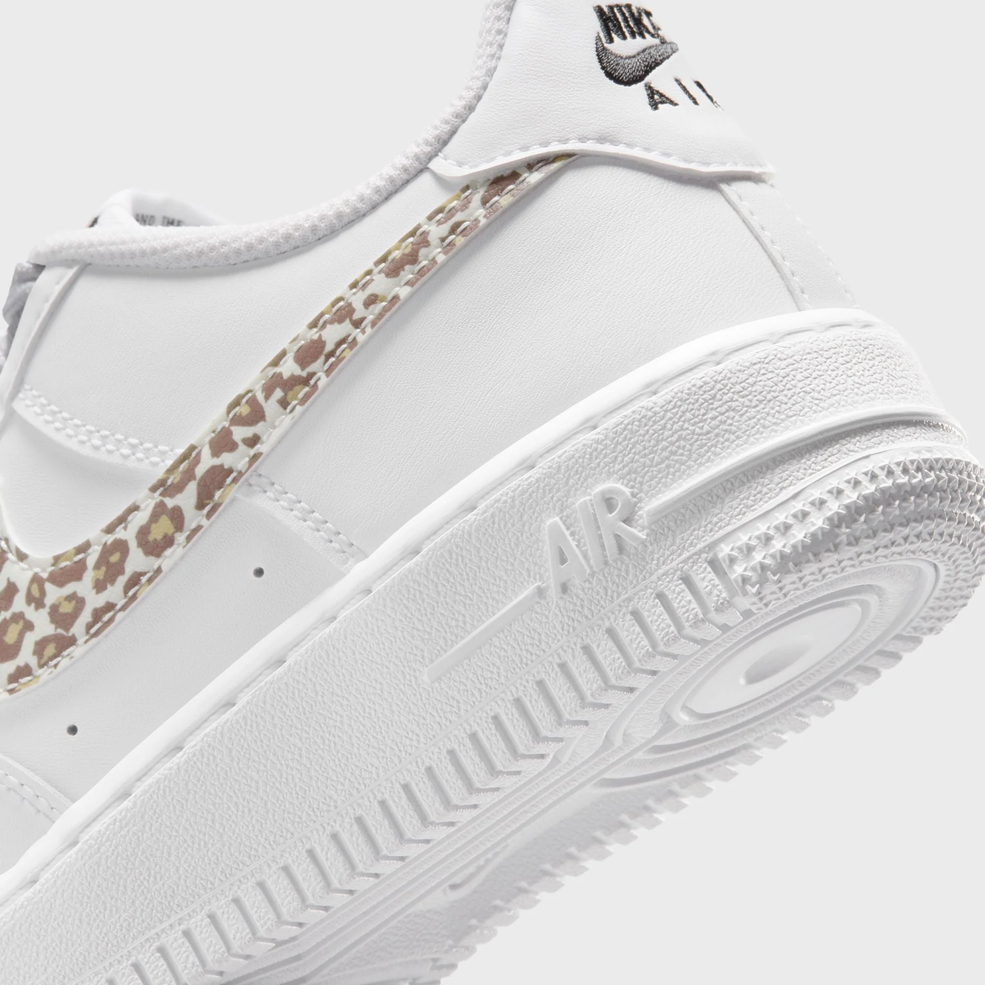 Nike GS Air Force 1 Low - White / Black - Image 7