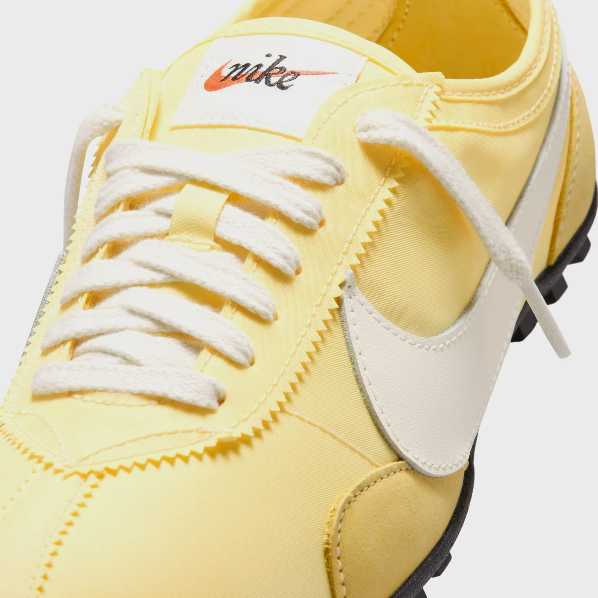 Nike WMNS Moon Shoe OG - Soft Yellow / Black / Soft Pearl - Image 6