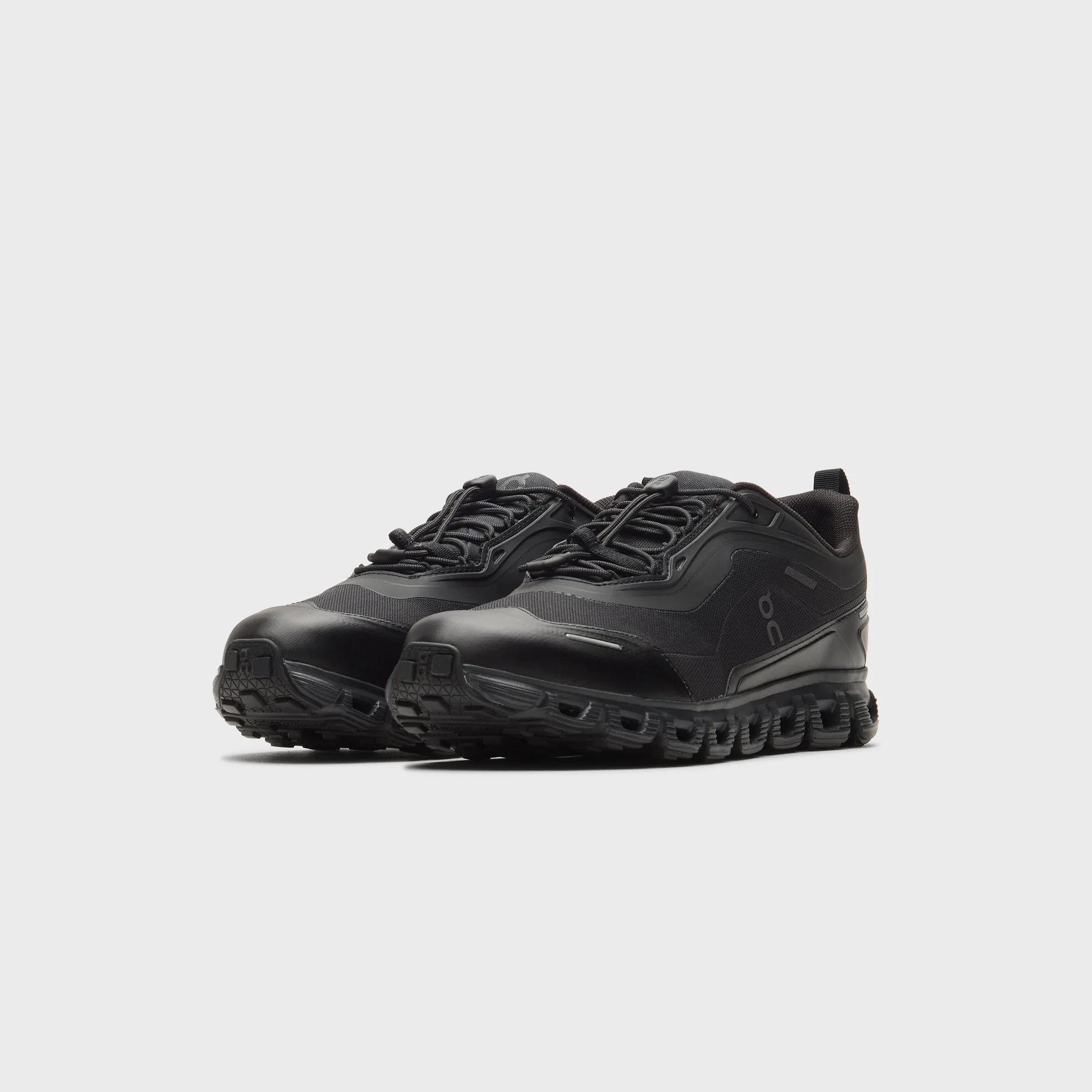 On Running Cloud 6 - Black / Black - Image 2