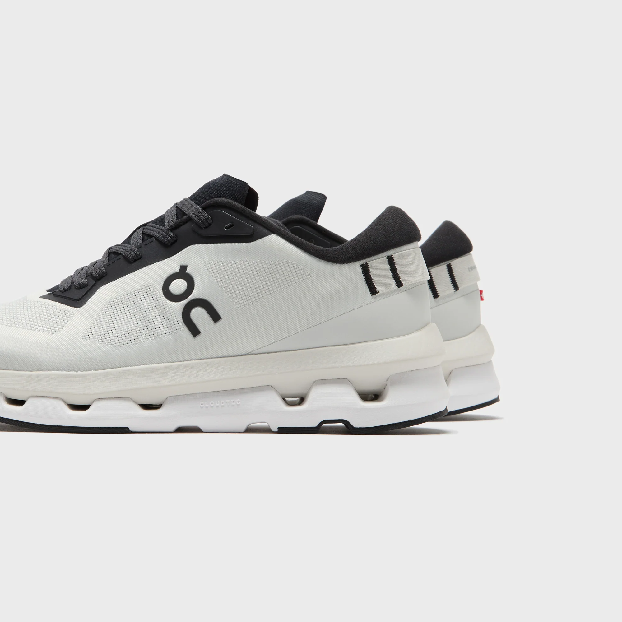 On Running Cloudzone - Ice / Black - Image 3