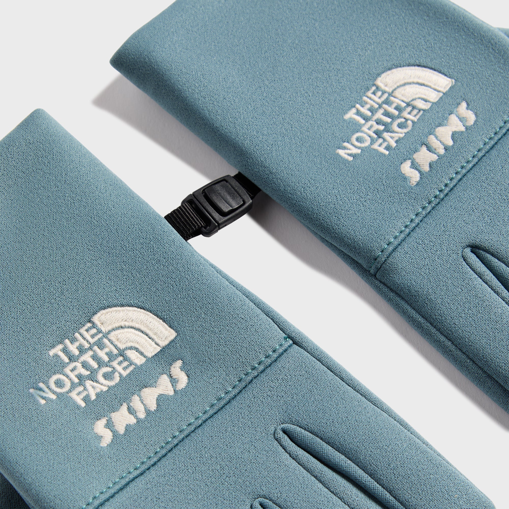 The North Face x SKIMS Gloves - Kyanite - Image 2
